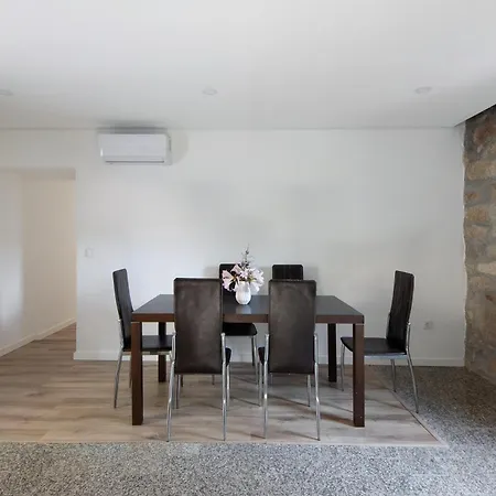 Stone And * Vila Boa do Bispo