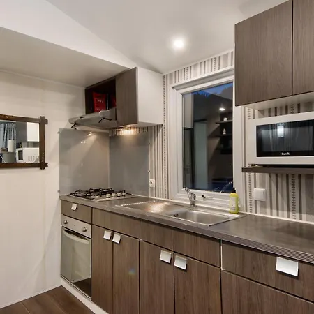 Stone And Vila Boa do Bispo