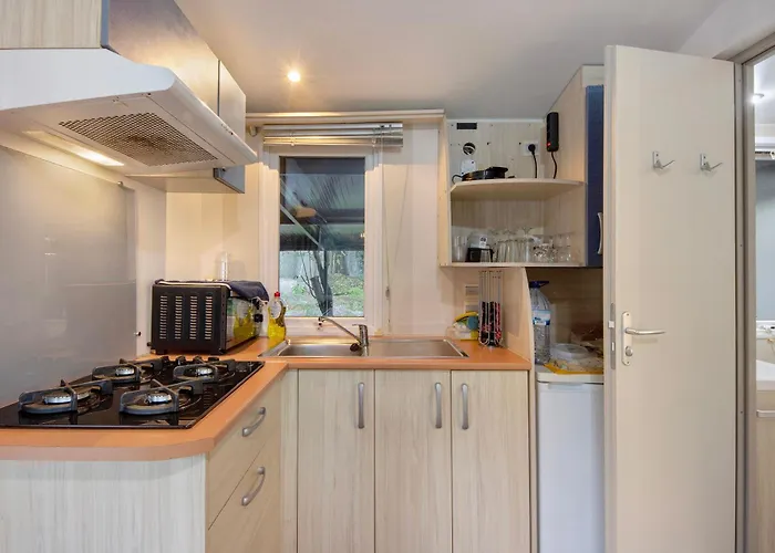 Βίλα Stone And *