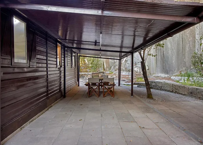 Stone And Villa Vila Boa do Bispo